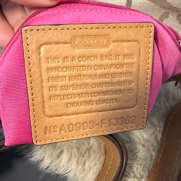 Coach Signature Canvas Hobo Shoulder Bag | 💖Leather Trim | Adjustable Strap. - Picture 6 of 8